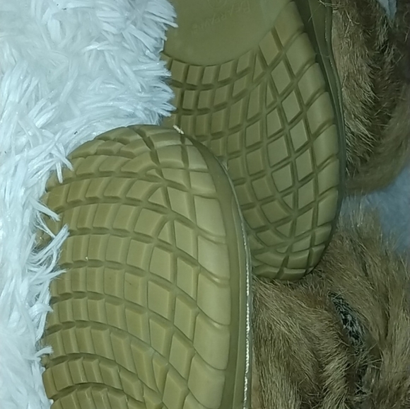 Girls fur kola bearpaw boots - Picture 7 of 7